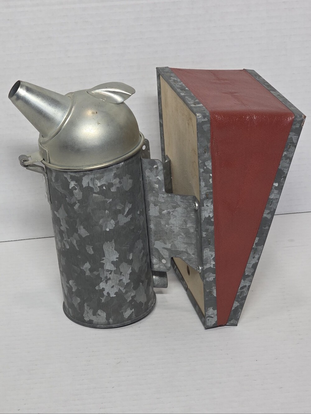 New LEGA Bee Smoker Italian Company Bee Keeping Equipment